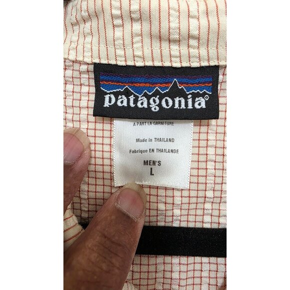 Patagonia Men's L Beige & Red Searsucker Striped Short-Sleeve Button-Up Shirt - Picture 4 of 7